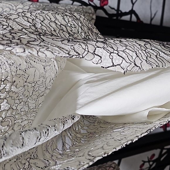 WAYF Where Are You From Lace V Neck Dress Size Large NWT - Picture 10 of 13